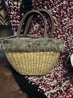 Bath & Body Works Straw Tote with Gray Faux Fur Trim and Brown Handles